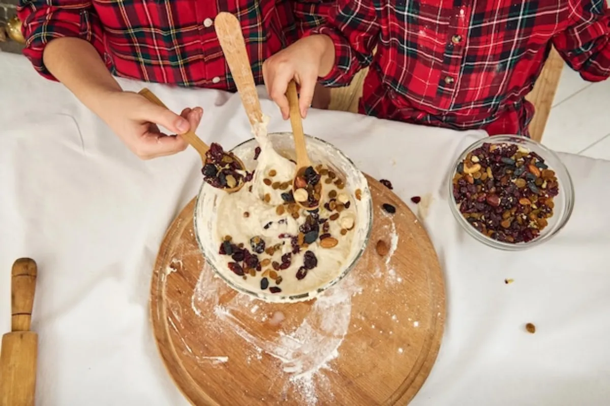 How to Make Banana Split Cake: Step-by-Step Guide